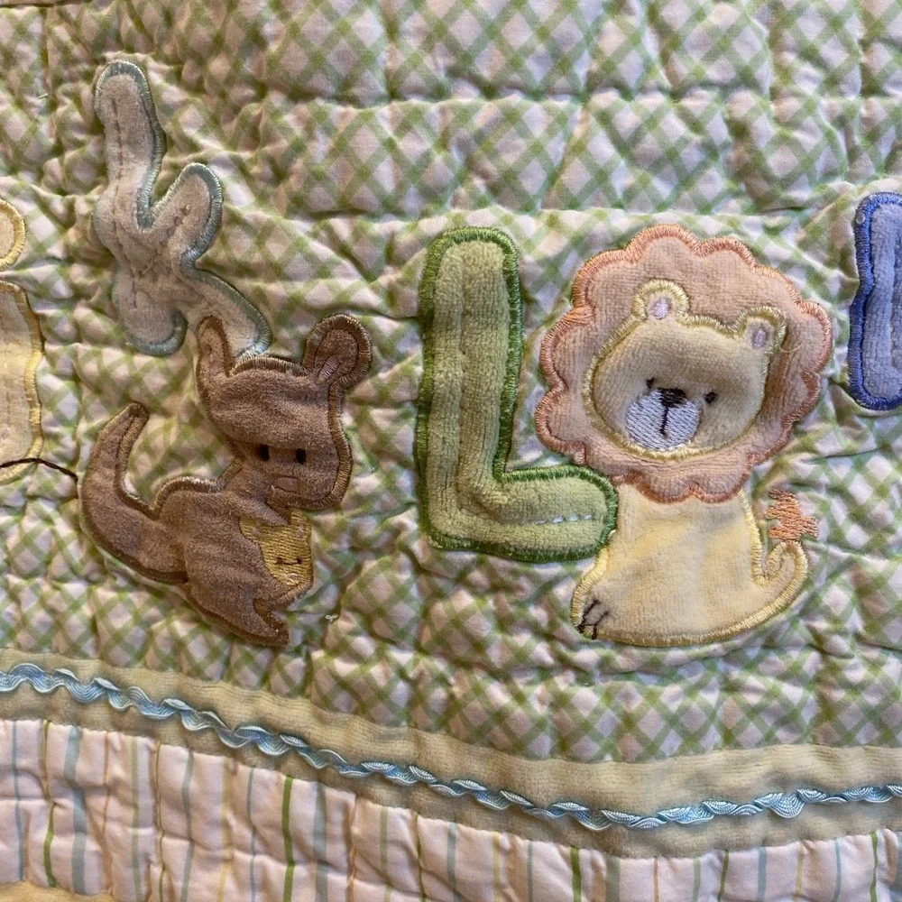 CARTER'S JUST ONE YEAR Alphabet Animals Design Quilted‎ Baby Blanket 40